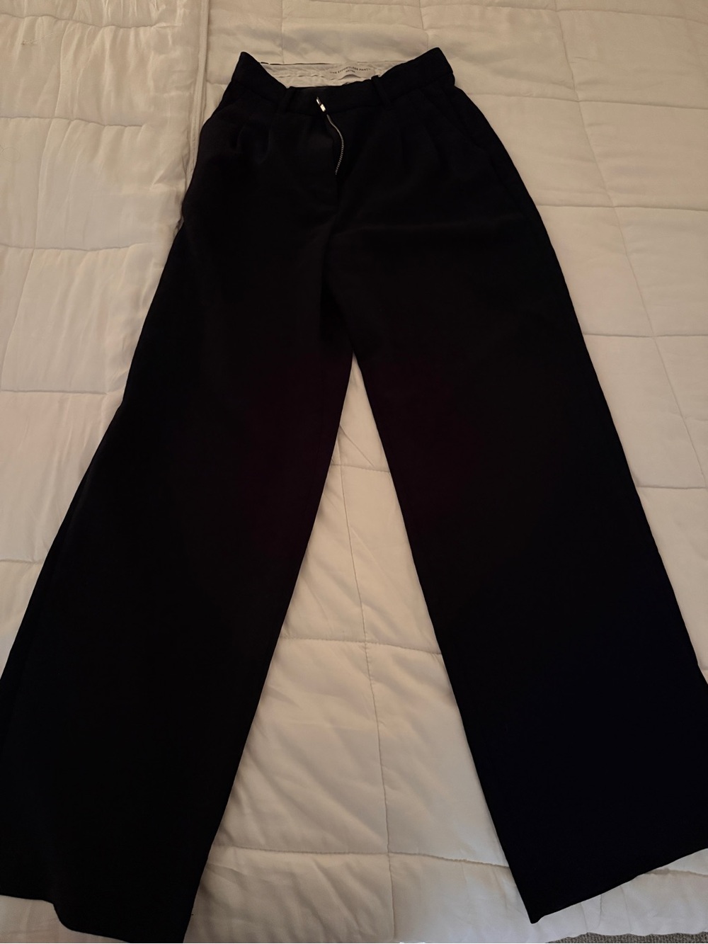 Aritzia black effortless pants size 2 short